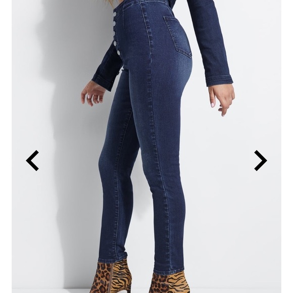 Guess Denim - Guess high rise dark blue button front 🌺